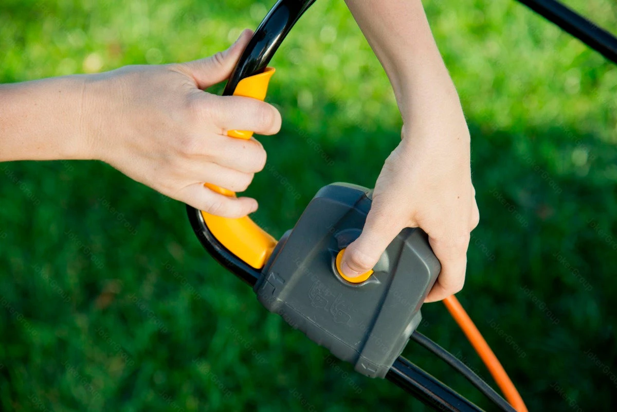 Wertykulator STIGA SV 213 E, 1300 W 14 Wertykulator STIGA SV 213 E, 1300 W - Image 12